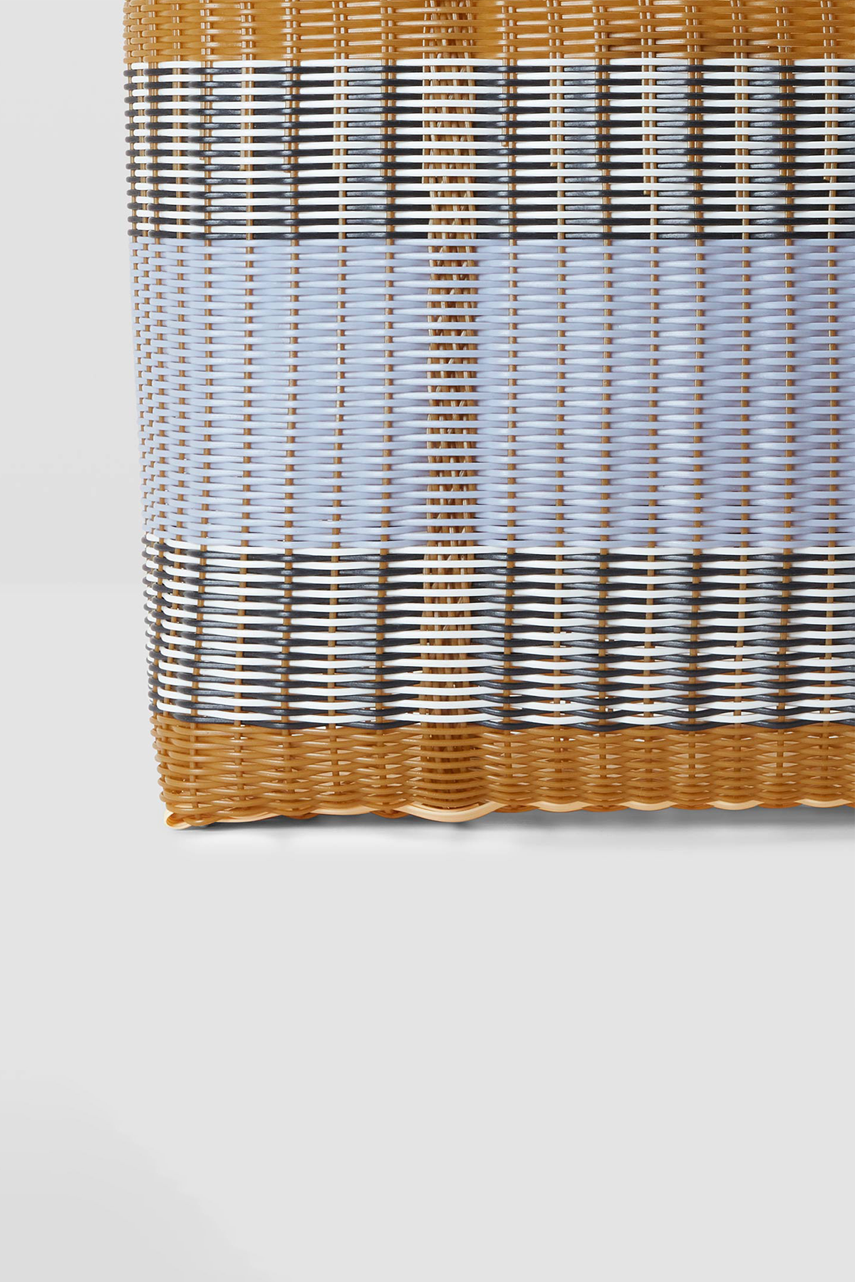 Medium Basket in Tobacco & Blue Lilac