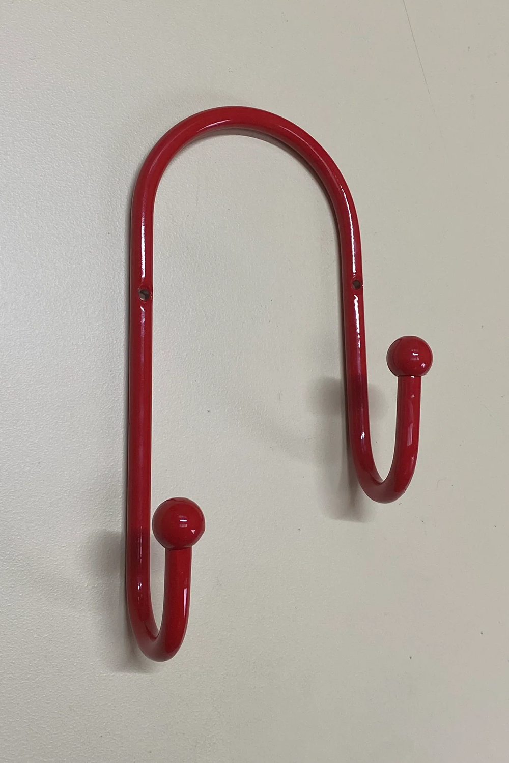 Double Orb Hook in Cherry Red