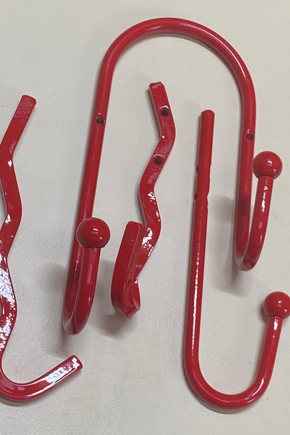 Double Orb Hook in Cherry Red