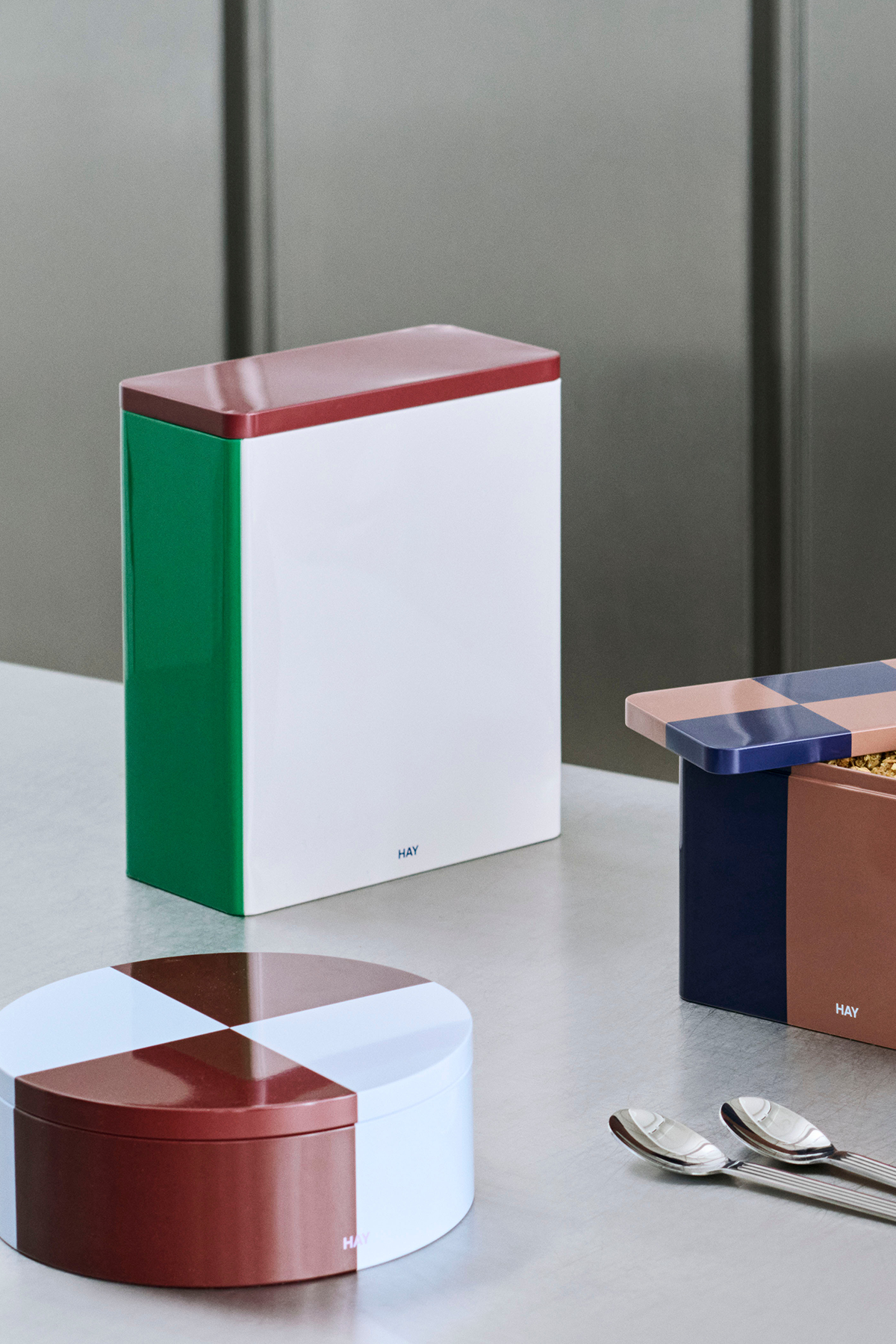 Extra Large Tin in White Burgundy & Green