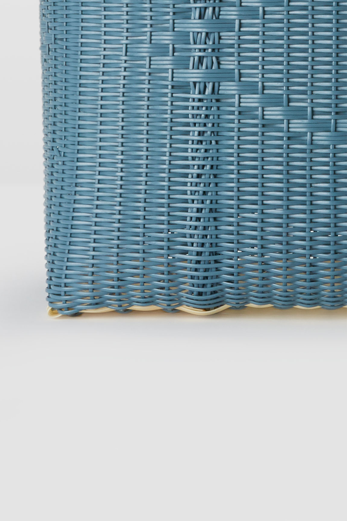 Medium Basket in Paloblue